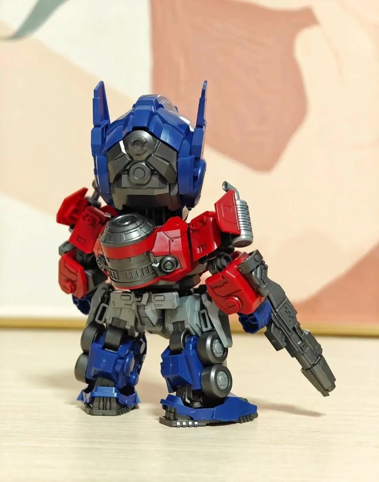 m-h-nh-l-p-r-p-trumpeter-mo-01-optimus-prime-micro-operation-m-h-nh