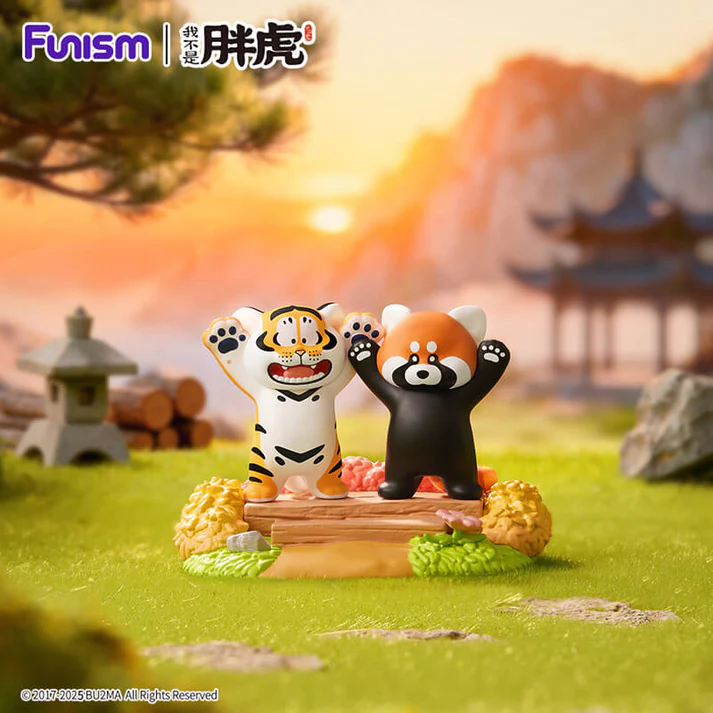 Alexander_The_Fat_Tiger_Little_Tiger_and_his_companions_Red_Panda_and_Little_Tiger